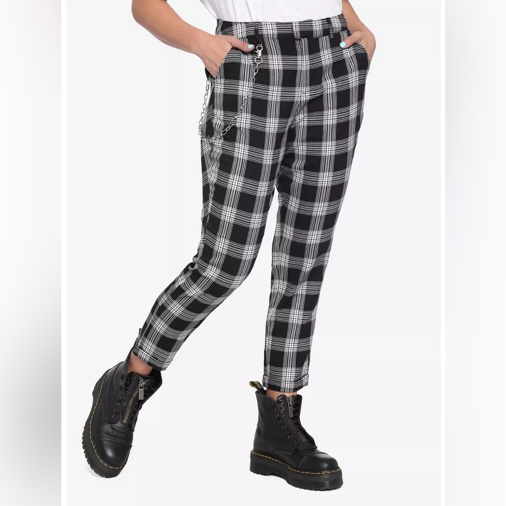 Black & White Plaid Pants With Detachable Chain.  Hot Topic